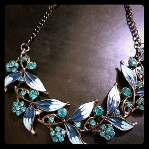 Pretty blue floral necklace